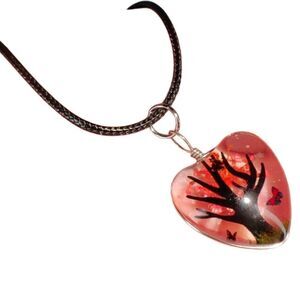 Short Resin Heart Nature Crystal Necklace